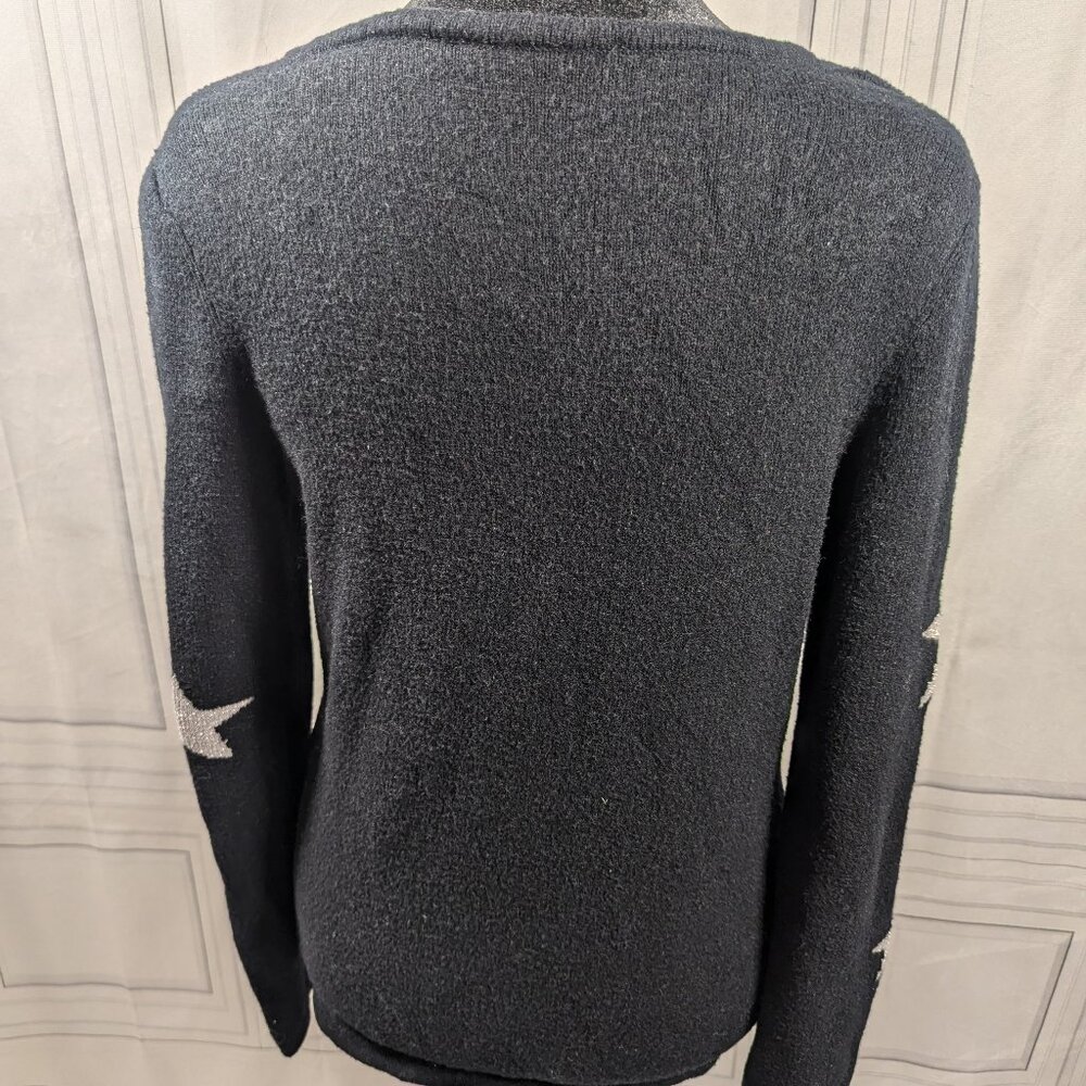 Fun Star Patterned Sweater - Picture 3 of 4